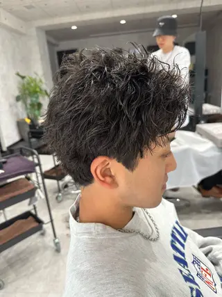 ショート パーマ メンズ ユウ🪄 パーマ指名No1のヘアスタイル