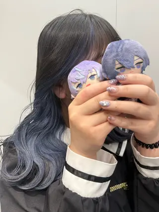 セミロング カラー インナーカラー 推し ブリーチ 髪質改善のヘアスタイル