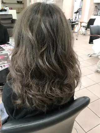 カラー _WHITE高槻店 yusukeのヘアスタイル