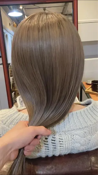 ロング タカツド ユウキのヘアスタイル