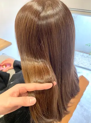 セミロング 酸性ストレート/ブリ ーチなしWカラー河本のヘアスタイル