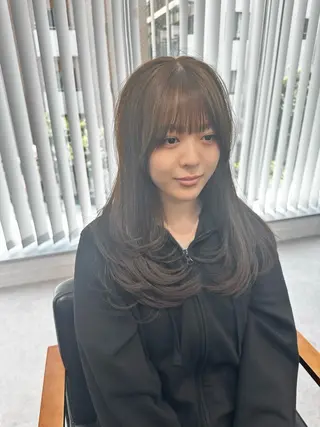 ロング カラー パーマ ヘアアレンジ キッズ レイヤーカット／顔周 りカット/縮毛矯正のヘアスタイル