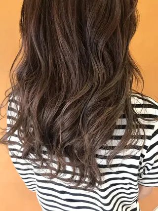 セミロング 松本 美香のヘアスタイル