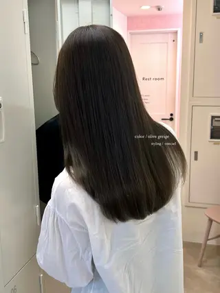 セミロング natsu/梅田 /透明感/艶髪のヘアスタイル