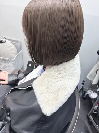カラー Mina Akiyamaのヘアスタイル