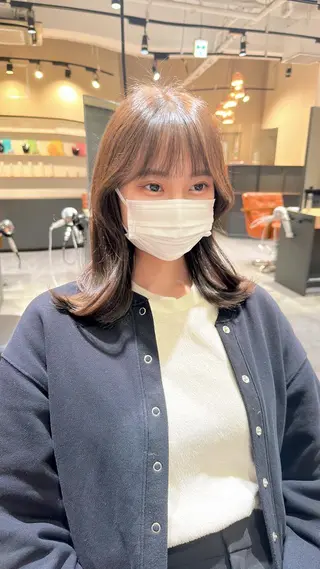 ミディアム カラー 平尾 樹里のヘアスタイル