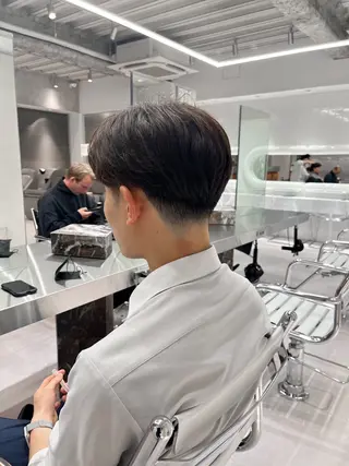 ショート メンズ ⚡メンズパーマフ ェードカットTomyのヘアスタイル