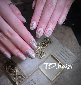 ミディアム めぐみのネイルサロン スタッフ練習のネイルデザイン