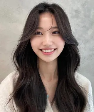 ロング 酸性縮毛矯正 Coreすずのヘアスタイル