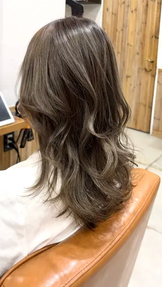 セミロング カラー 吉田裕太/ハイライト ダブルカラーのヘアスタイル