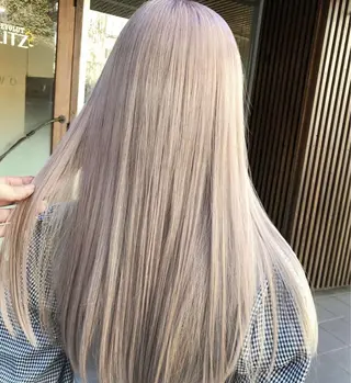 ロング 韓国風 白髪ぼかし NAOTOのヘアスタイル
