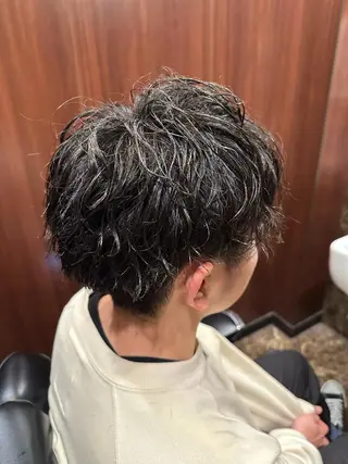 ショート パーマ メンズ 尾島 杏香のヘアスタイル