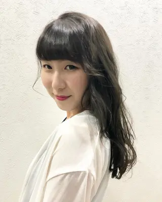 ロング カラー 岩田 萌那のヘアスタイル