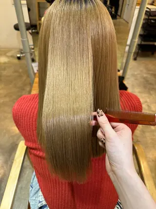 金 春江のヘアスタイル