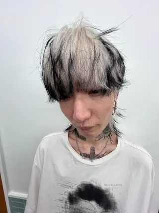 ショート カラー ムード造るハイトーン ケアブリーチ/ユウキのヘアスタイル
