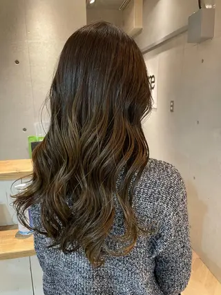 ロング カラー しのはら まどかのヘアスタイル
