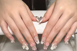 ネイル Chiara 長さだしのネイルデザイン