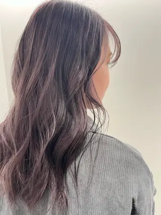 セミロング カラー 宝徳 伶奈のヘアスタイル