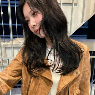 セミロング カラー SIKI ゆうのヘアスタイル