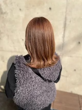 ミディアム カラー t.（ティードット）所属・日高 香織のヘアスタイル