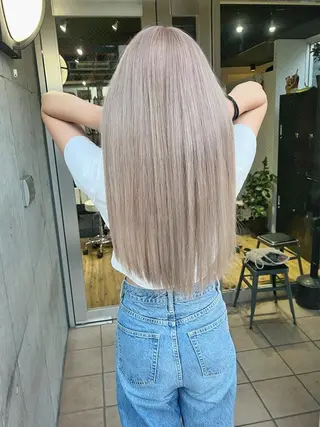 ロング カラー ミルクティーベージュ ブリーチ 店長 清水のヘアスタイル