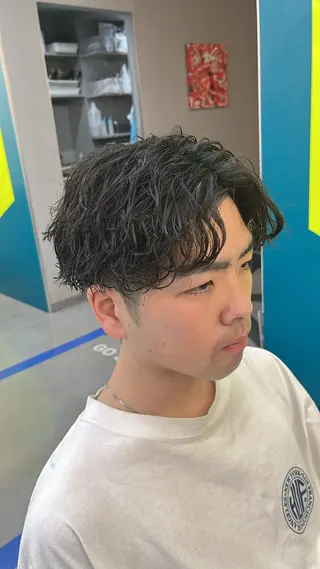 パーマ メンズ DAZZLE hair RUSH所属・波巻き得意 メンズ美容師/松井陸のヘアスタイル