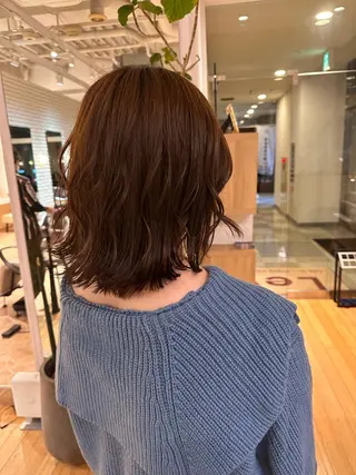ミディアム カラー 松浦 麻衣のヘアスタイル