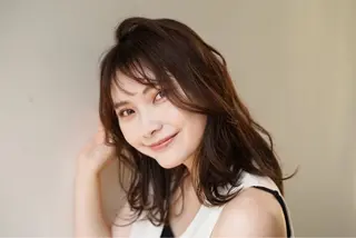 ミディアム カラー 桑原 菜摘のヘアスタイル