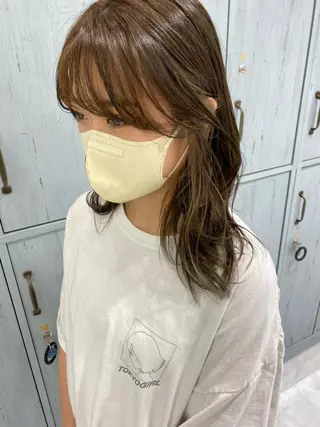 セミロング カラー 中川 茜里のヘアスタイル