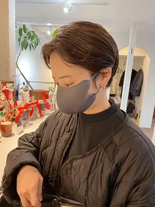 ショート カラー 高橋 愛美のヘアスタイル