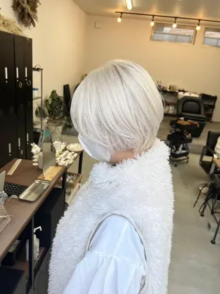 ミディアム 江坂エリア最安値◎ ブリーチ*土田のヘアスタイル