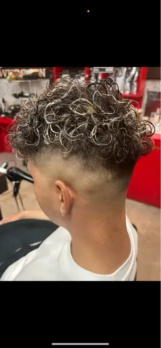 カラー メンズ BLITZ Nana❤️‍🔥のヘアスタイル