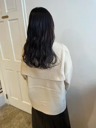 ロング カラー MIOベージュカラー 柔らかいカラーのヘアスタイル