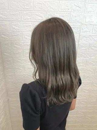 セミロング カラー 六反 仁哉のヘアスタイル
