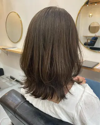 ミディアム カラー 高梨 菜々のヘアスタイル