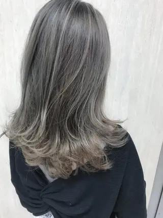 ミディアム カラー BOX mico.のヘアスタイル