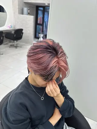 ショート 波巻き/シャドウ /フェザー/有馬琉翔のヘアスタイル