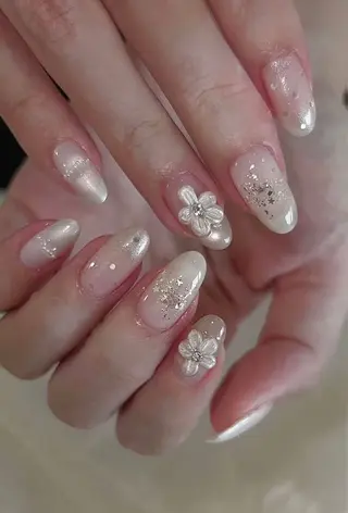 ネイル T.Lee Nail Lilyのネイルデザイン