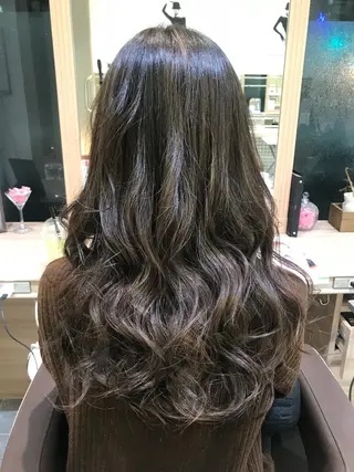 カラー 三浦 祐里のヘアスタイル