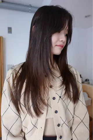 セミロング sakura🌸 レイヤー/韓国ヘアのヘアスタイル