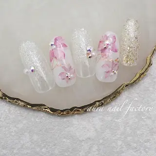 ミディアム カラー ネイル 赤羽 aura 深爪を断らない✨のネイルデザイン