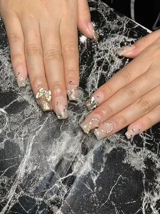 ミディアム ネイル ✴︎ Delightのネイルデザイン