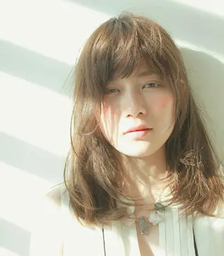 ミディアム カラー ホリウチ ユキエのヘアスタイル