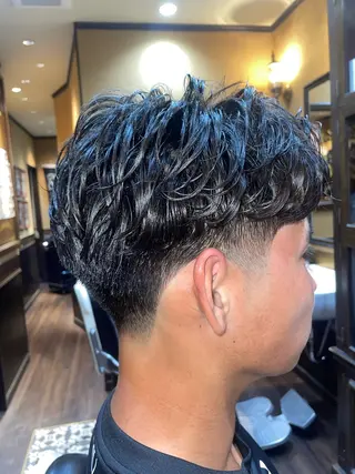 パーマ メンズ 栫 雄大のヘアスタイル