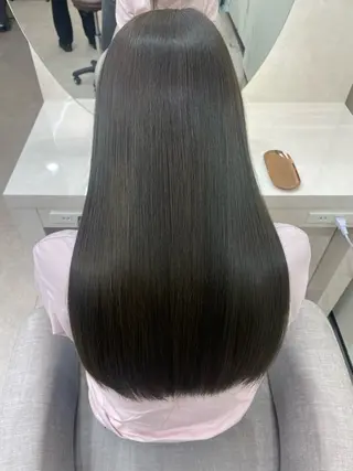 セミロング 佐藤 菜穂のヘアスタイル
