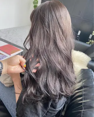 ロング カラー DEAN ISLA 大人レイヤーカットのヘアスタイル