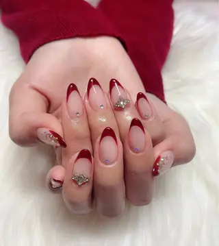 ネイル &ME ネイルサロンのネイルデザイン