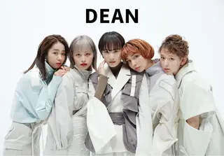 ミディアム カラー DEAN ISLA 大人レイヤーカットのヘアスタイル