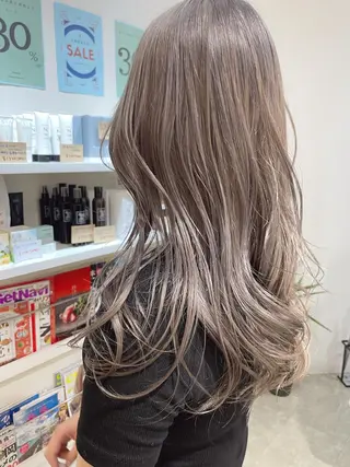 ロング カラー Rina  のヘアスタイル