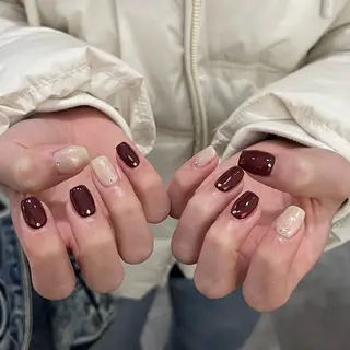 ネイル SHIORI🐈‍⬛ 韓国⌇ワンホンネイルのネイルデザイン